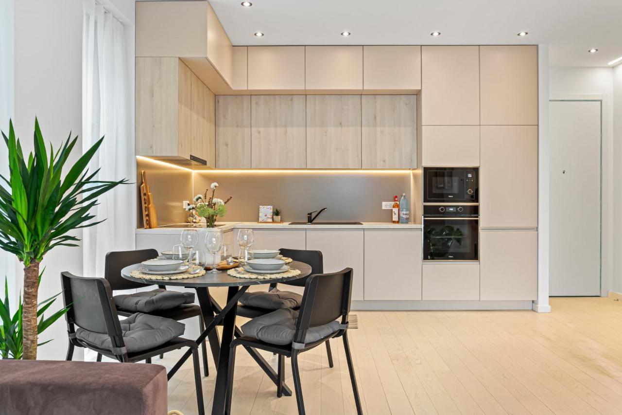Apartment Win Herastrau Forest